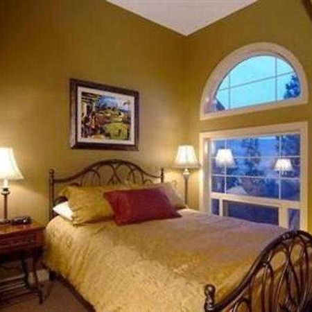 Bellasera Tuscan Villas Kelowna Room photo